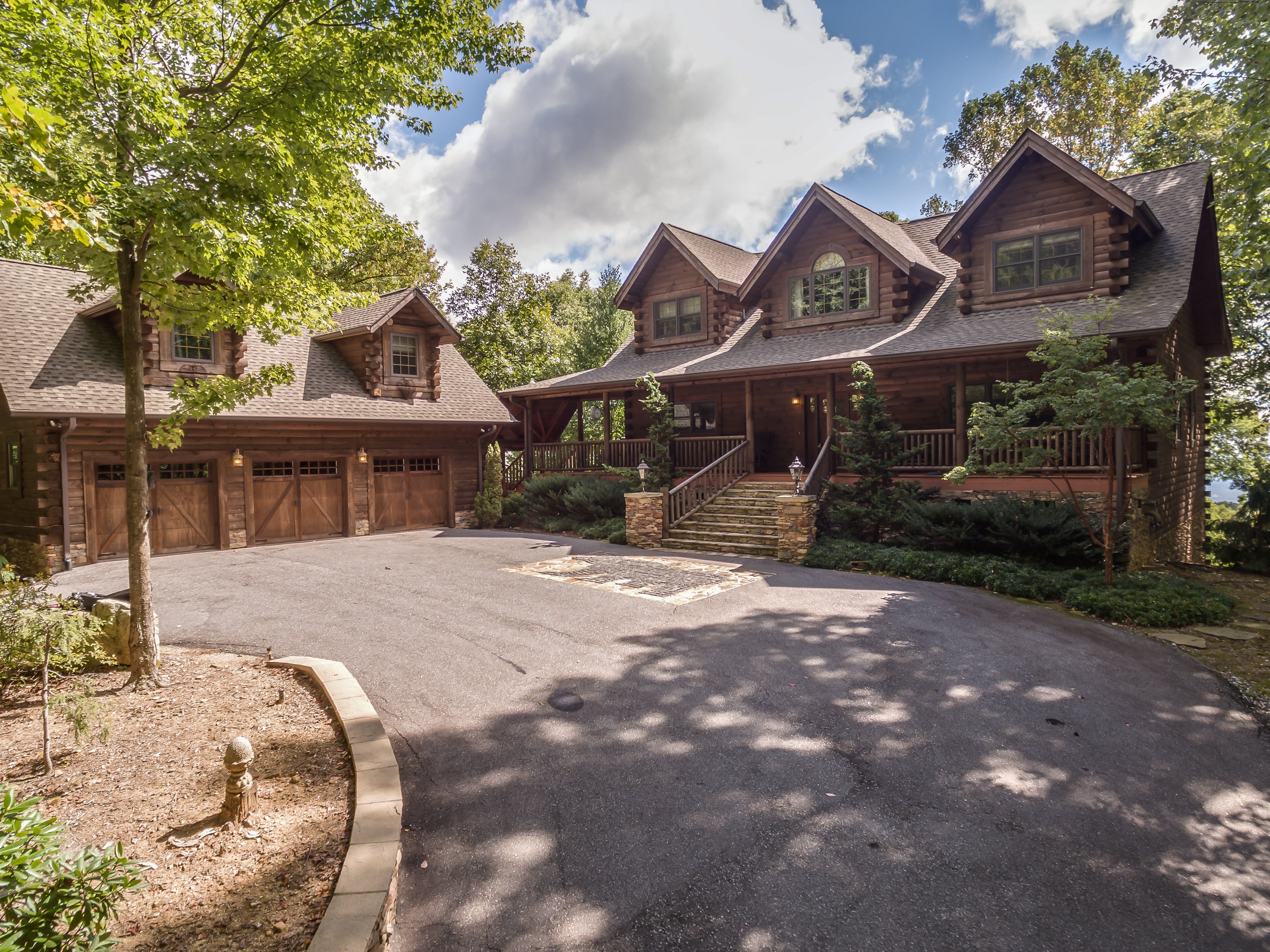 How Much Per Square Foot Does it Cost to Build a Log Home 